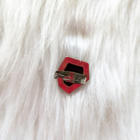 Black Gemstone and rhinestone Ring - Picture 2 of 2